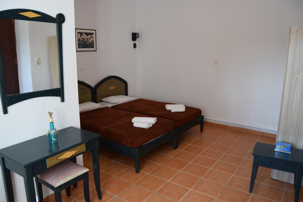 Stelios Rooms Kíssamos Buitenkant foto